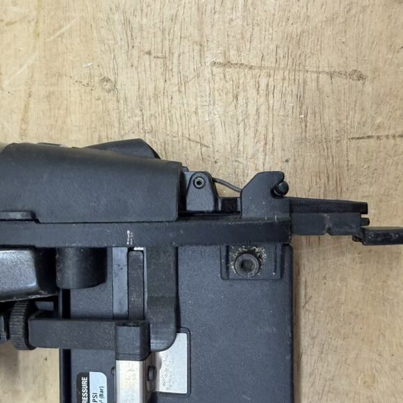 Masterforce 208-5005 Magnesium 18 GA Brad Nailer 5/8"-2-1/8" Used - Picture 7 of 11